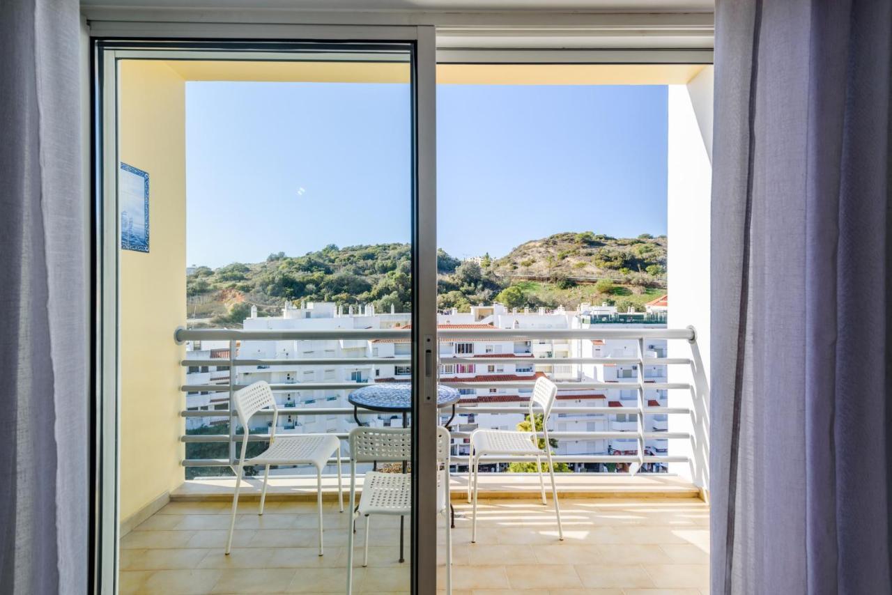 Amazing Apartment In Albufeira Exteriör bild