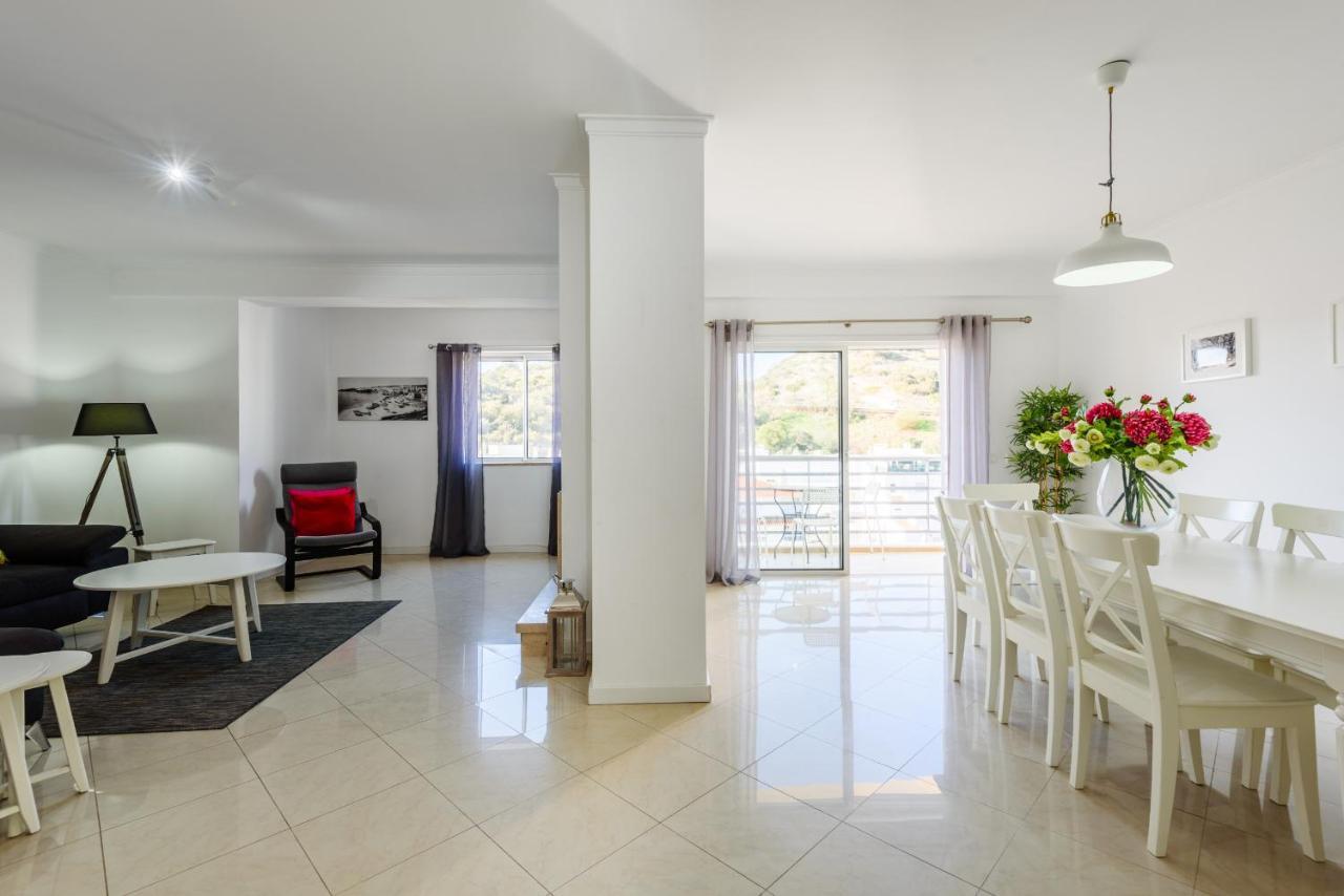 Amazing Apartment In Albufeira Exteriör bild