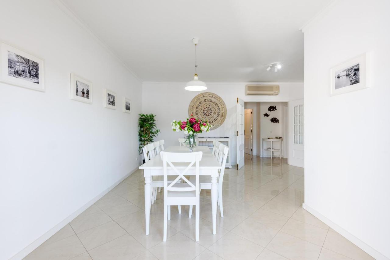 Amazing Apartment In Albufeira Exteriör bild