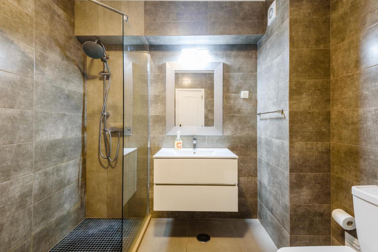 Amazing Apartment In Albufeira Exteriör bild