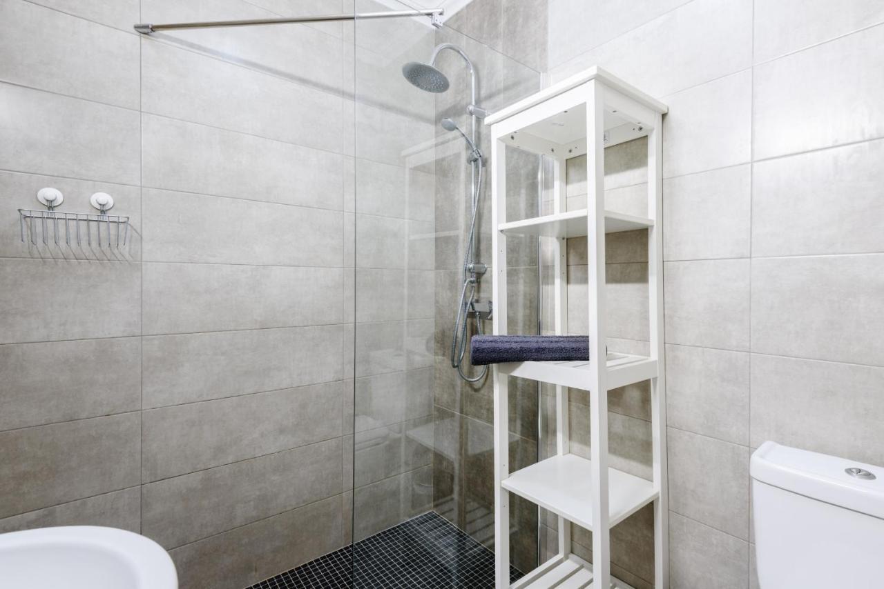 Amazing Apartment In Albufeira Exteriör bild