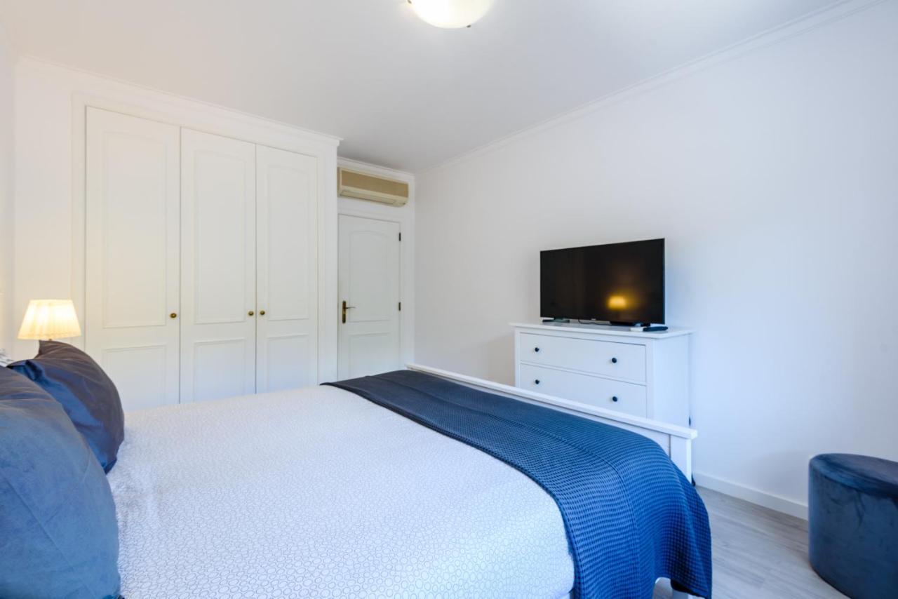 Amazing Apartment In Albufeira Exteriör bild