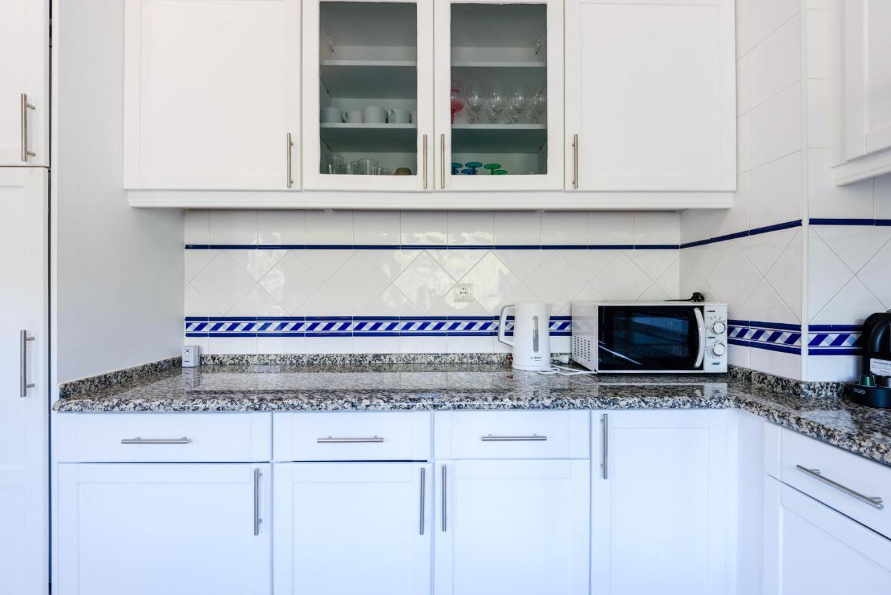 Amazing Apartment In Albufeira Exteriör bild