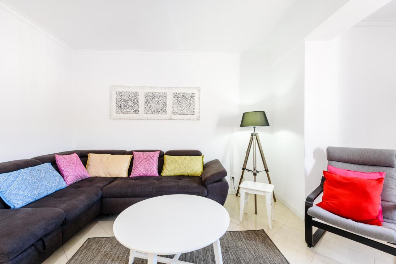 Amazing Apartment In Albufeira Exteriör bild