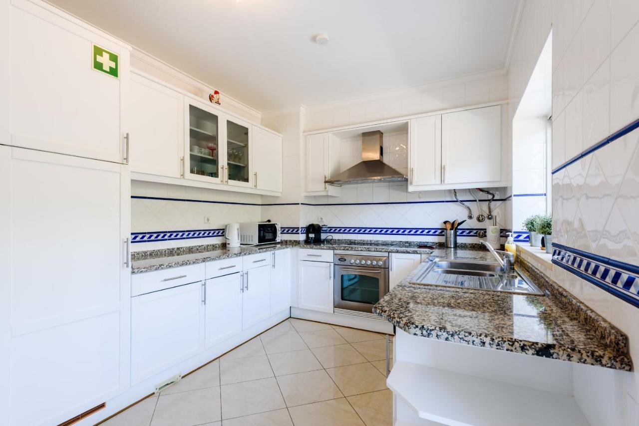 Amazing Apartment In Albufeira Exteriör bild